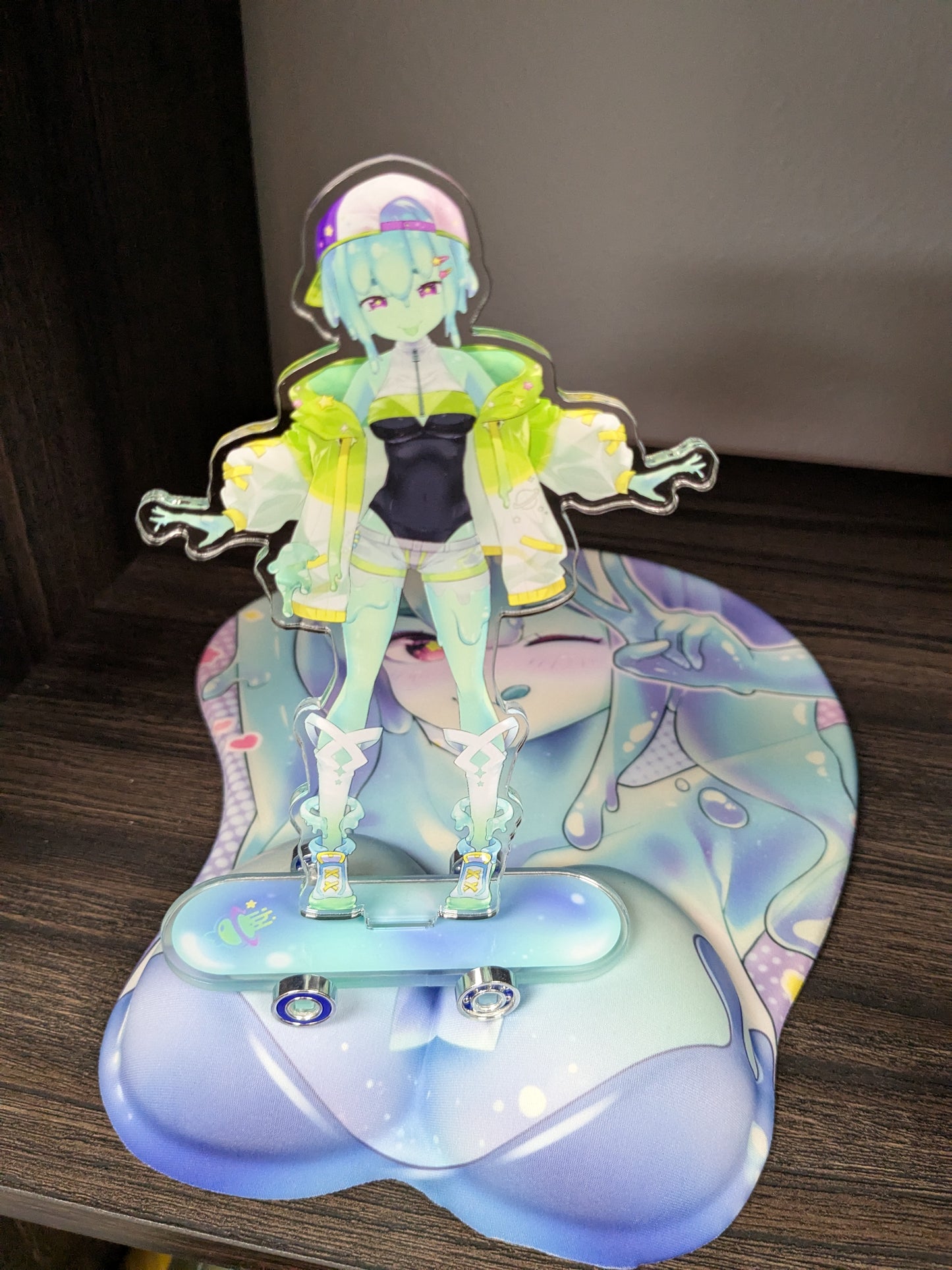 PiaPi UFO : Sk8er Slime Standee