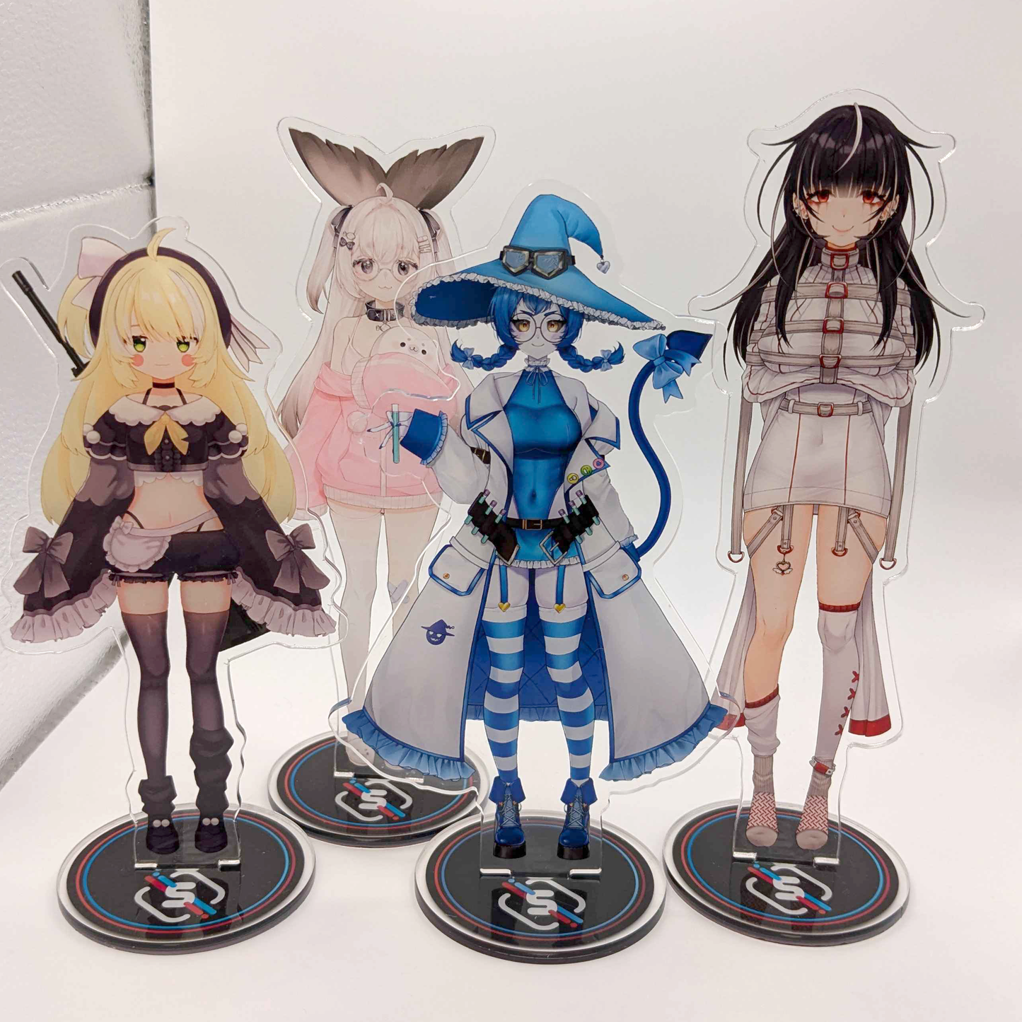 Yomi Quinnley : Acrylic Standee